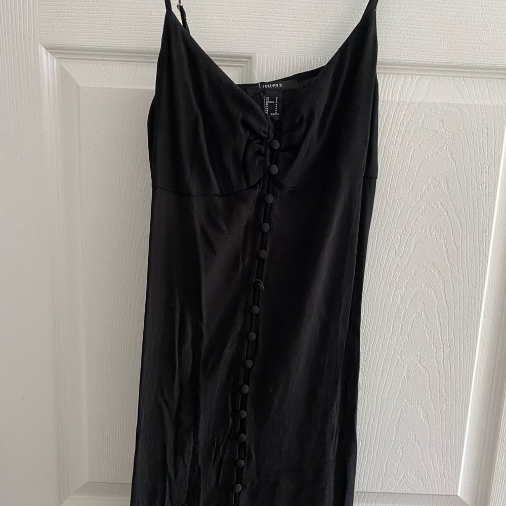 black midi dress 🧺🖤